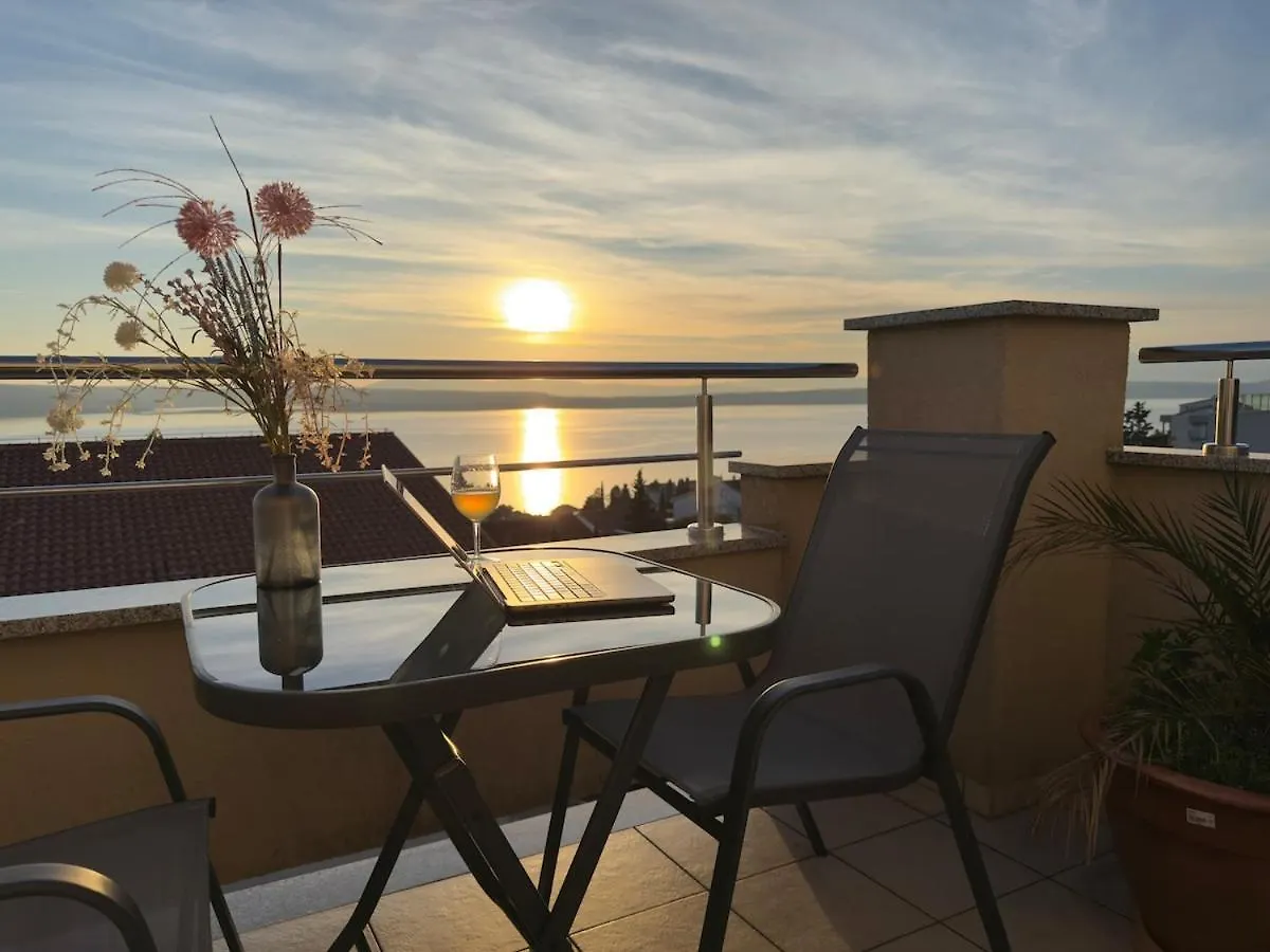 Blue Horizon - 400M From The Sea! Apartment Dramalj